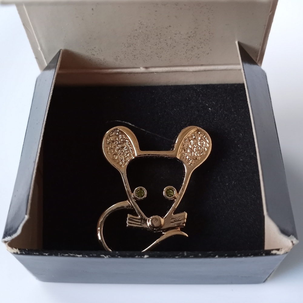 Sarah Coventry Mouse Brooch